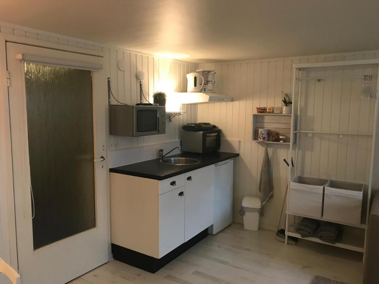 Room With Pentry, Separate Entrance, No Cardpayment Granna Luaran gambar