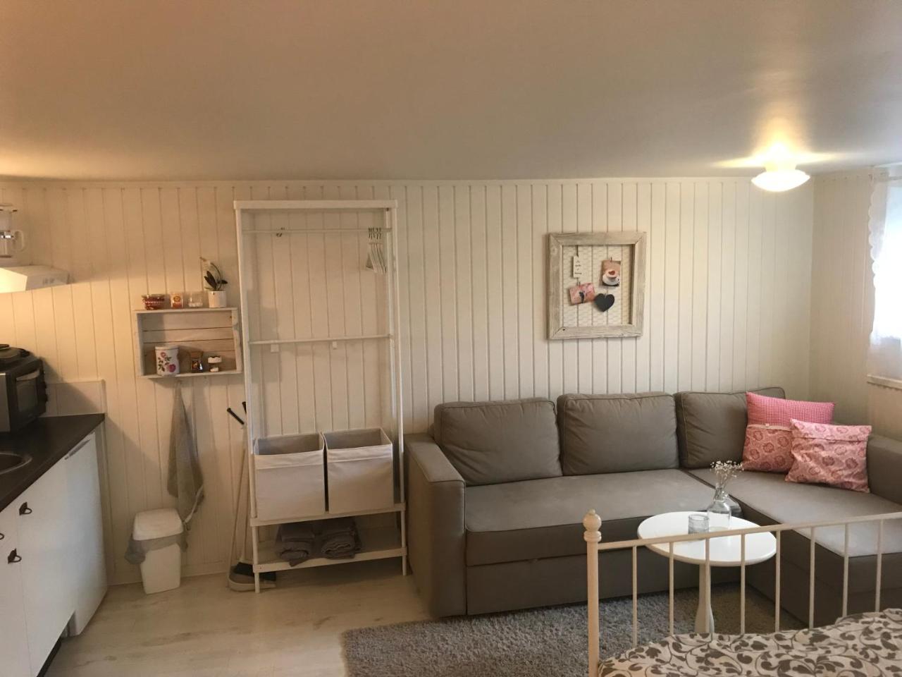 Room With Pentry, Separate Entrance, No Cardpayment Granna Luaran gambar